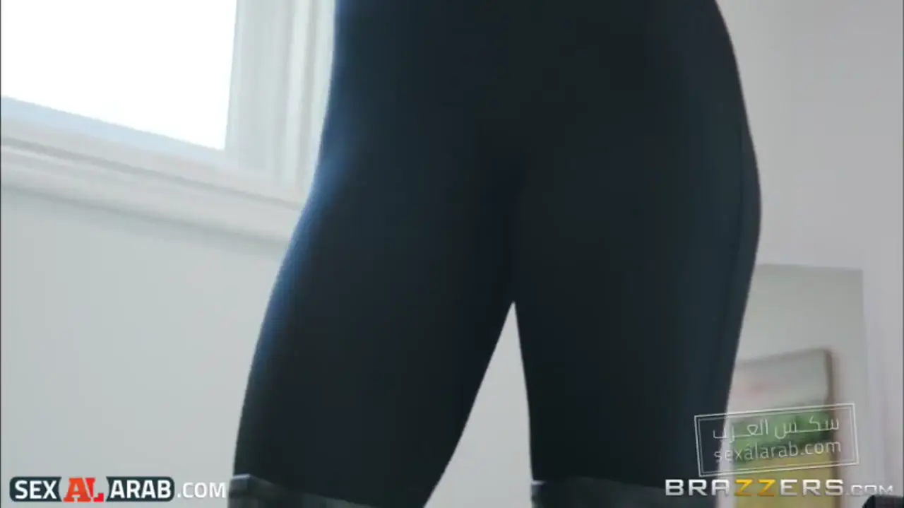 الزوجة التي يتمناها الجميع - سكس مترجم | زوجة محافظة تقدم صديقتها الجامعية الشرموطة لجوزها وتشجعها على نيكه نار إطار إباحي حر 3