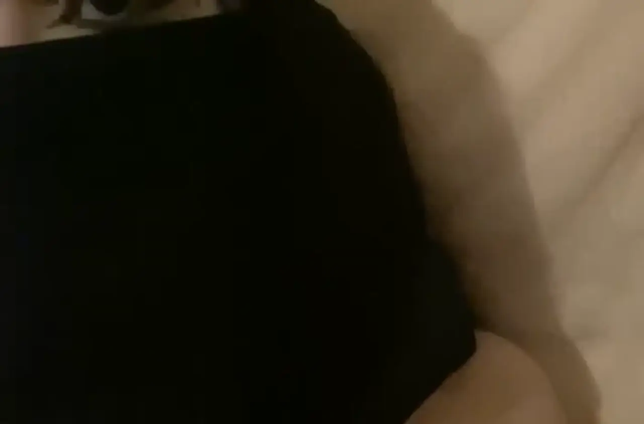 مخمرة مغربية مولعة نار تستعرض نهودها الكبيرة لأسد حبيبها تحليل تفصيلي سكسي 1