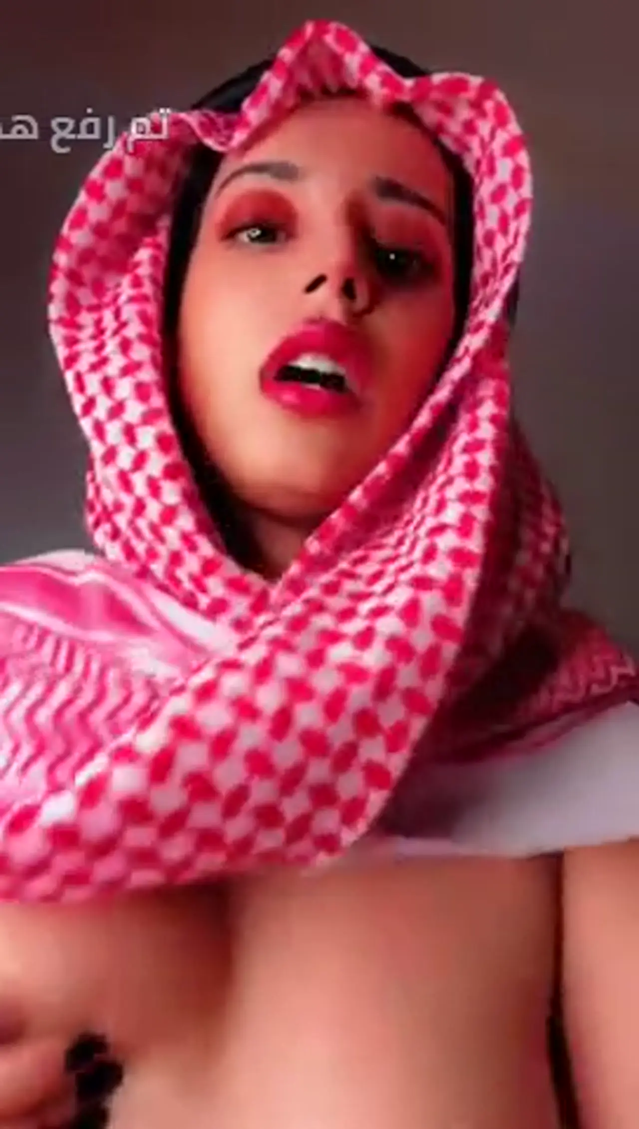 نودز خليجية بالشماغ الأحمر الساخن - ها حبيبي يا روحي ابتسامة فيها وعد خفي 10