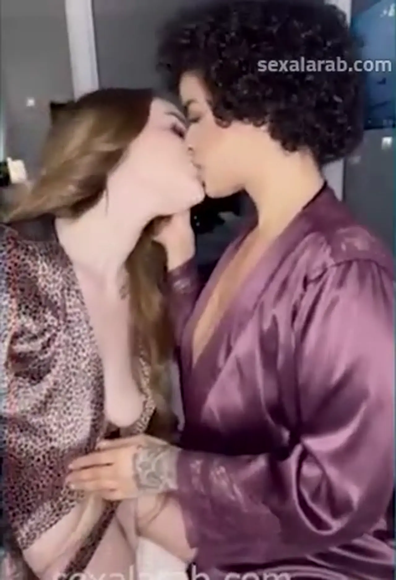 رهف القنون السعودية في مقطع سكس سحاق - سحاق سعودي نار مع بنت شعرها بني صورة يومية سكس HD 5