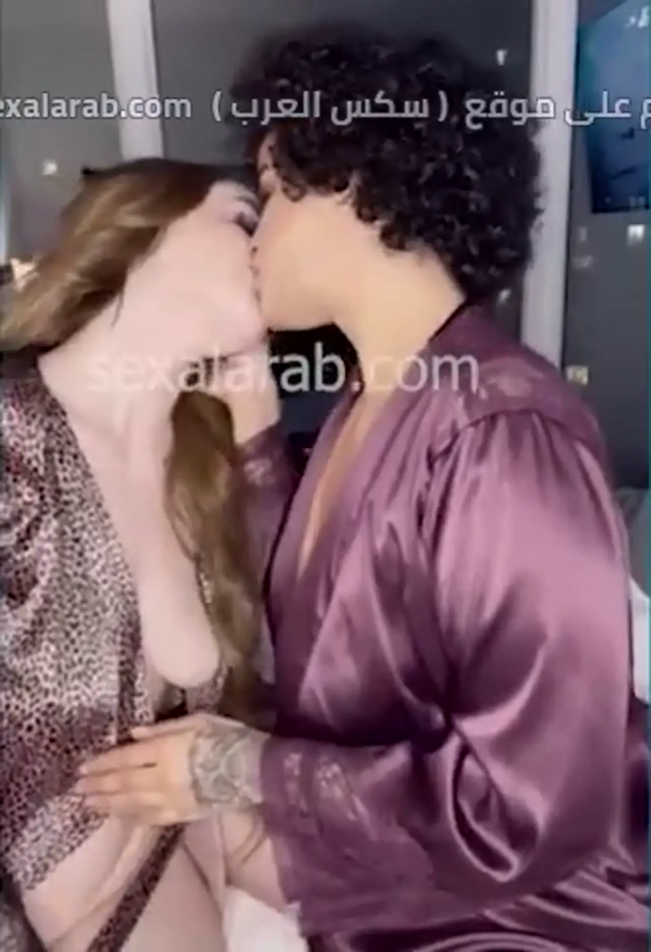 رهف القنون السعودية في مقطع سكس سحاق - سحاق سعودي نار مع بنت شعرها بني لقطة مركزة عالية الوضوح 7