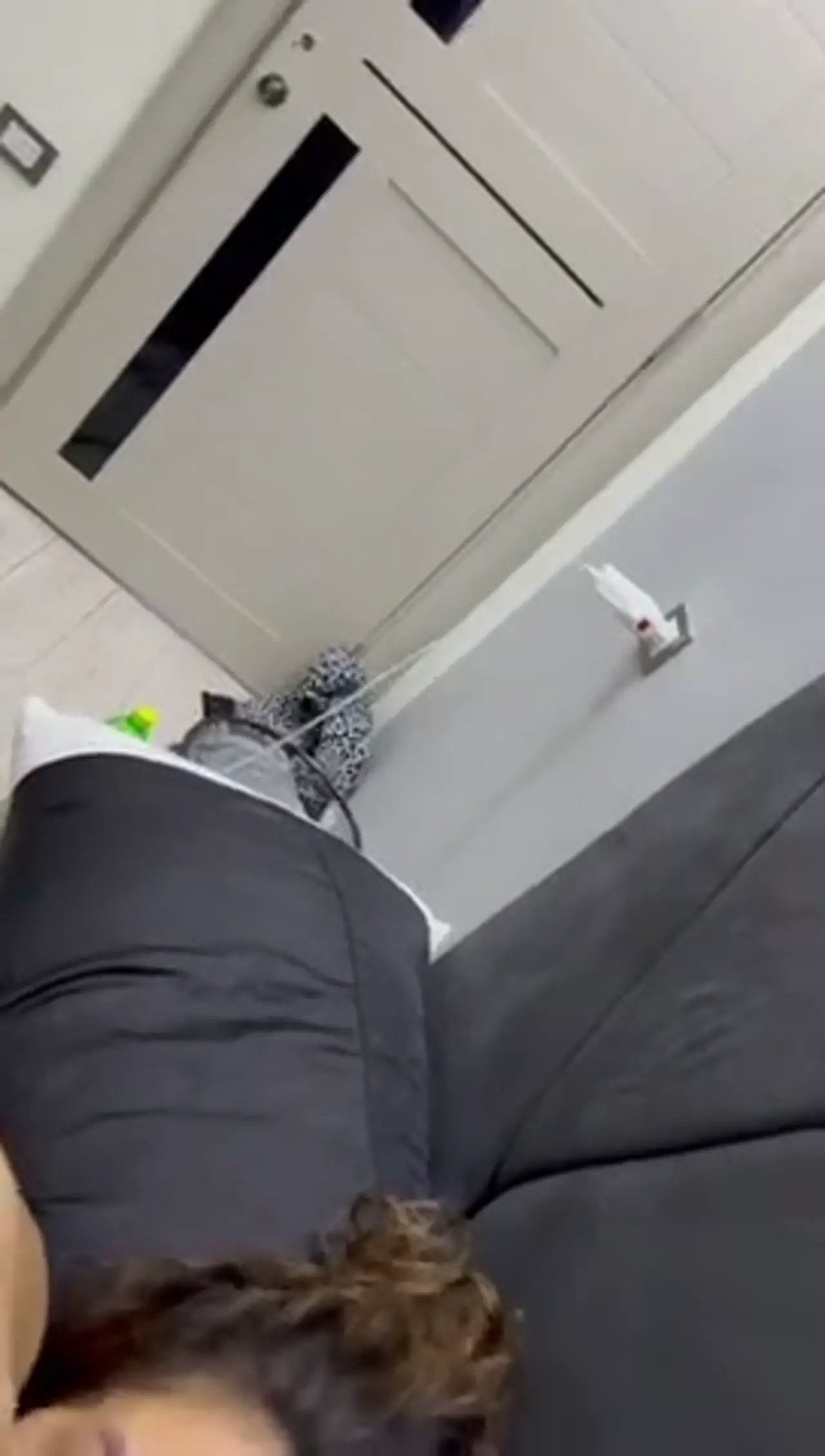سكس مصري هدير عبد الرازق تتألم من زب كبير جاف وتئن بقوة تفاصيل قريبة ومغرية 5