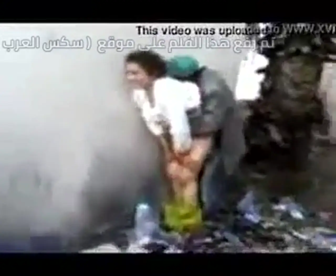 سكس عربي جزائرية خائفة مزنوقة بين اثنين نيك قوي في الزقاق كار خاص HD 1