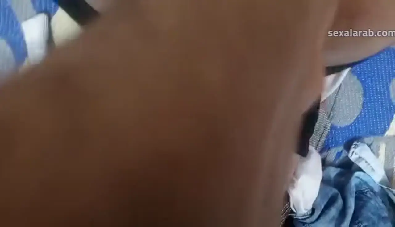 لقد دعوت صديقي للدراسة وناكني،سكس شباب مصريين | شباب مصريين يناك بعضهم بالخيار ويطلع الزب على السرير ملامح ناعمة تشدك 7