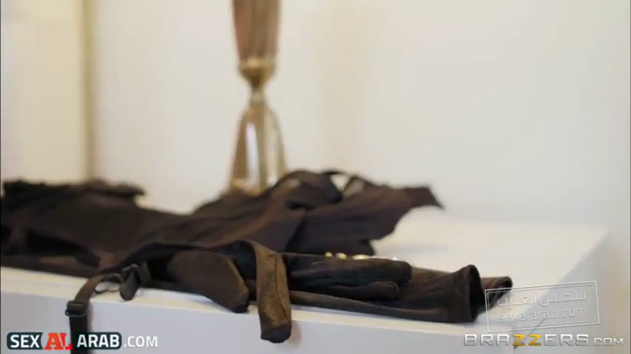 عين على ألجائزة - سكس مترجم | سكس خيانة متزوجات ليزا آن ابتسامة تثير فضولك 9